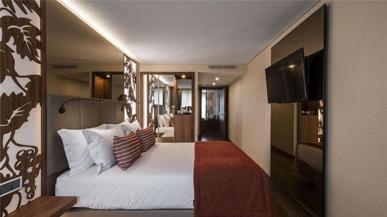 <b>Turim Oporto Hotel Room</b>. Images powered by <a href="https://iceportal.shijigroup.com/" title="IcePortal" target="_blank">IcePortal</a>.