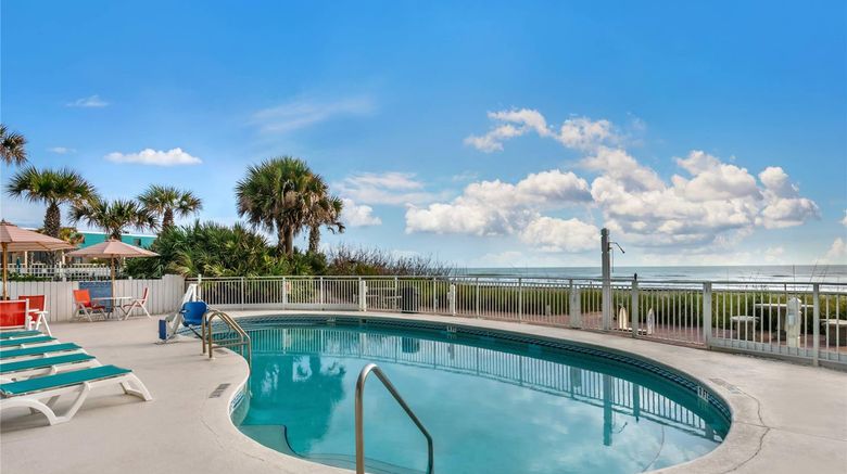 <b>Coconut Palms Beach Resort II Pool</b>. Images powered by <a href="https://iceportal.shijigroup.com/" title="IcePortal" target="_blank">IcePortal</a>.