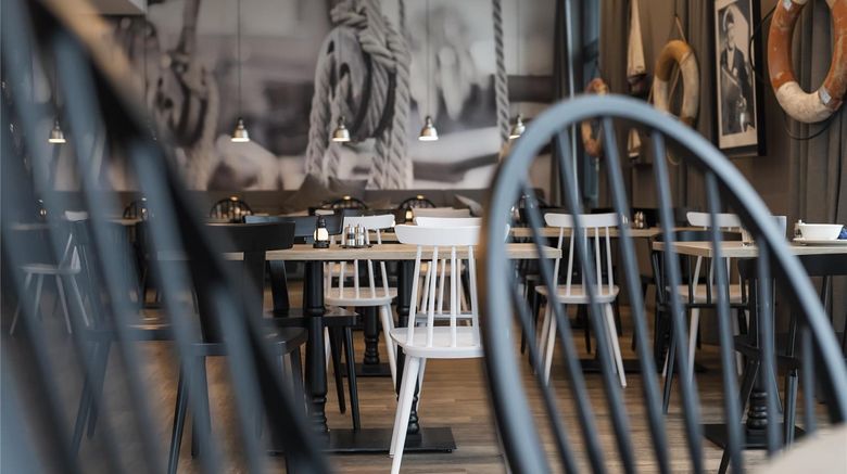 <b>HARBR Hotel Heilbronn of Radisson Restaurant</b>. Images powered by <a href="https://iceportal.shijigroup.com/" title="IcePortal" target="_blank">IcePortal</a>.