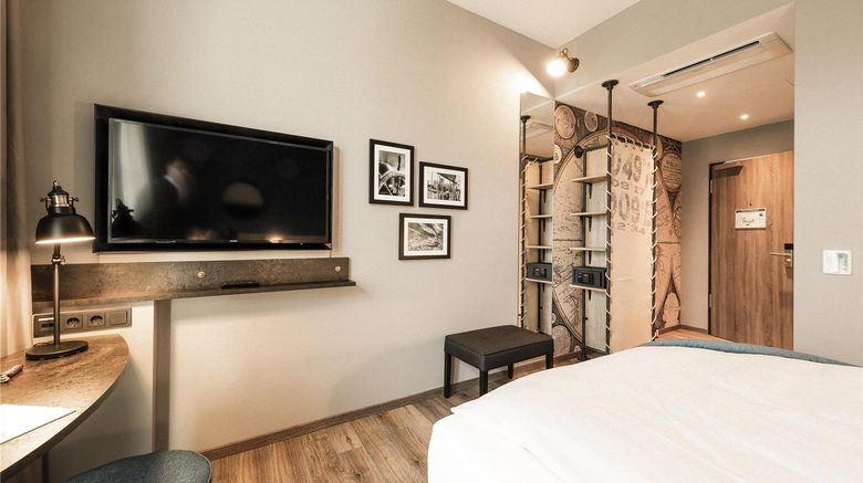 <b>HARBR Hotel Heilbronn of Radisson Room</b>. Images powered by <a href="https://iceportal.shijigroup.com/" title="IcePortal" target="_blank">IcePortal</a>.