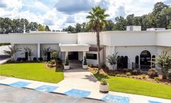 Cottonwood Suites Savannah Hotel