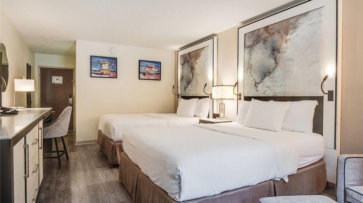 Cottonwood Suites Savannah Hotel Room