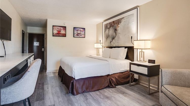 Cottonwood Suites Savannah Hotel Room