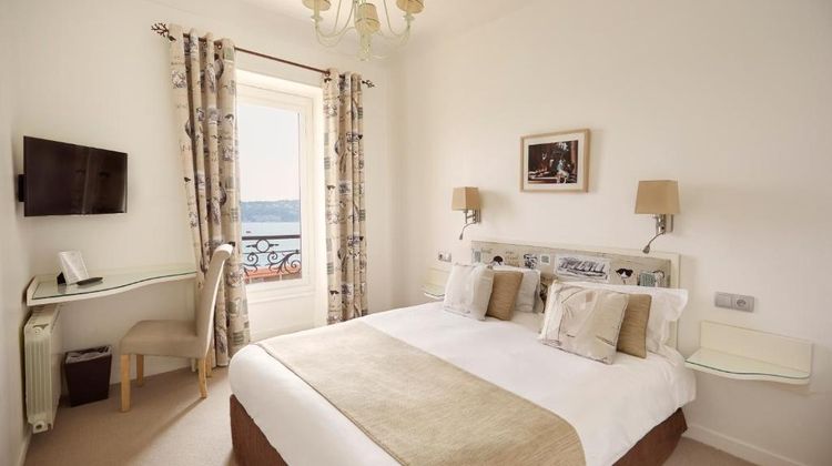 Welcome Hotel Room
