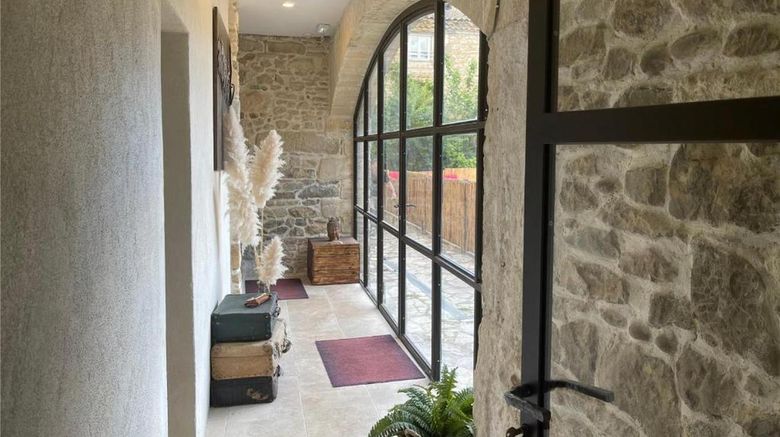 <b>Le Mas de Galoffre Room</b>. Images powered by <a href="https://iceportal.shijigroup.com/" title="IcePortal" target="_blank">IcePortal</a>.