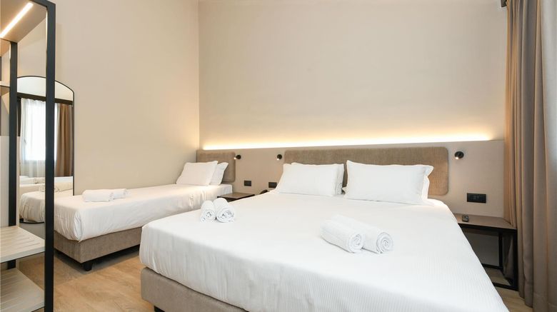 <b>Hotel Garda Room</b>. Images powered by <a href="https://iceportal.shijigroup.com/" title="IcePortal" target="_blank">IcePortal</a>.