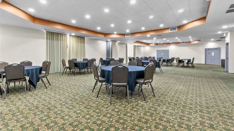 <b>Ramada Gainesville Meeting</b>. Images powered by <a href="https://iceportal.shijigroup.com/" title="IcePortal" target="_blank">IcePortal</a>.