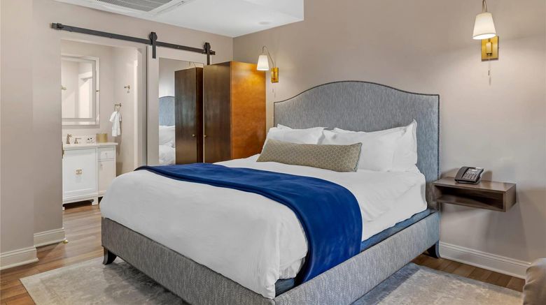 <b>The Colonial Inn, an Ascend Collection Room</b>. Images powered by <a href="https://iceportal.shijigroup.com/" title="IcePortal" target="_blank">IcePortal</a>.