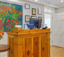 The Colonial Inn, an Ascend Collection Lobby