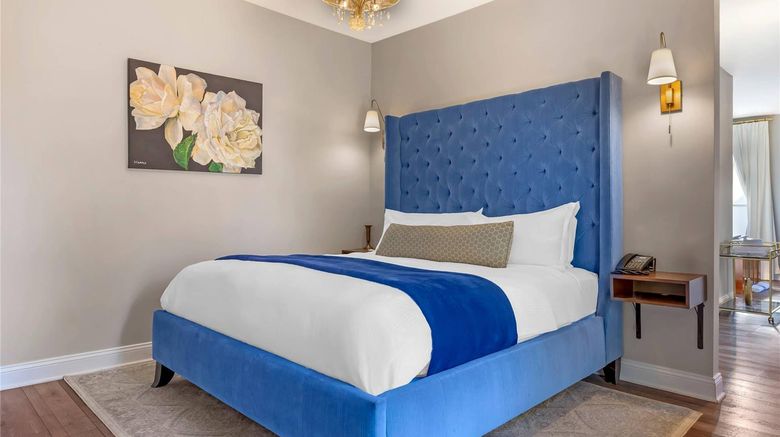 <b>The Colonial Inn, an Ascend Collection Suite</b>. Images powered by <a href="https://iceportal.shijigroup.com/" title="IcePortal" target="_blank">IcePortal</a>.