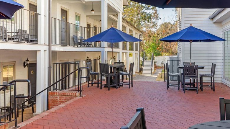 <b>The Colonial Inn, an Ascend Collection Other</b>. Images powered by <a href="https://iceportal.shijigroup.com/" title="IcePortal" target="_blank">IcePortal</a>.