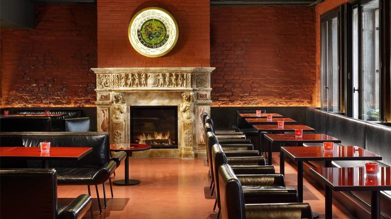 <b>Hotel L'Orologio Lobby</b>. Images powered by <a href="https://iceportal.shijigroup.com/" title="IcePortal" target="_blank">IcePortal</a>.