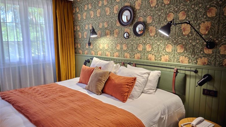 <b>Le Manoir Hotel & Golf Club Room</b>. Images powered by <a href="https://iceportal.shijigroup.com/" title="IcePortal" target="_blank">IcePortal</a>.