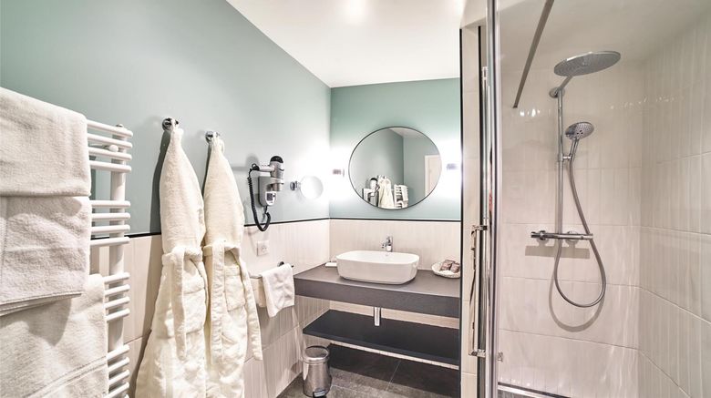 <b>Le Manoir Hotel & Golf Club Room</b>. Images powered by <a href="https://iceportal.shijigroup.com/" title="IcePortal" target="_blank">IcePortal</a>.