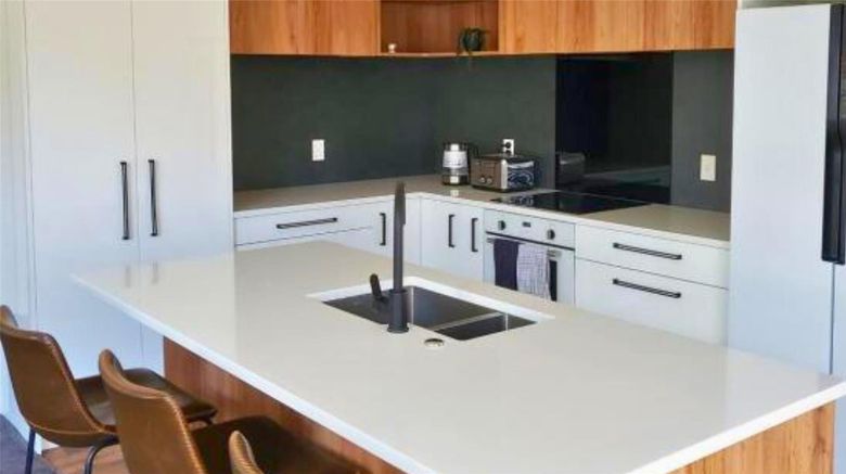 <b>U Boutique Hotel Wellington, SureStay Suite</b>. Images powered by <a href="https://iceportal.shijigroup.com/" title="IcePortal" target="_blank">IcePortal</a>.