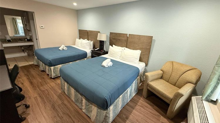 Southern Oaks Inn Room