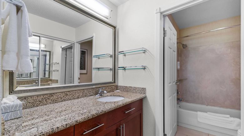 <b>MainStay Suites Appleton Room</b>. Images powered by <a href="https://iceportal.shijigroup.com/" title="IcePortal" target="_blank">IcePortal</a>.