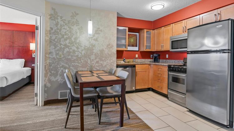 MainStay Suites Appleton Suite