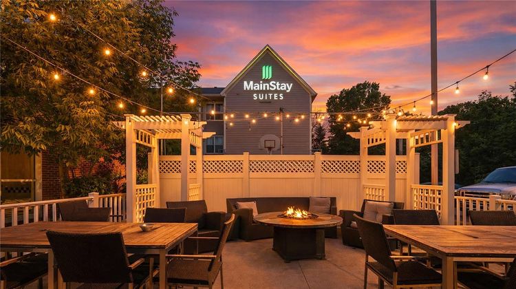 MainStay Suites Appleton Exterior