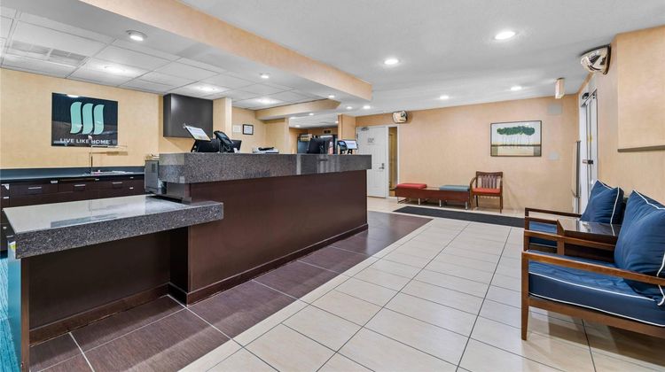 MainStay Suites Appleton Lobby