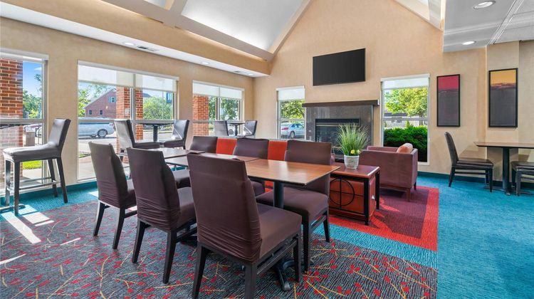 MainStay Suites Appleton Restaurant