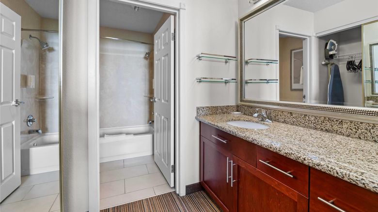 <b>MainStay Suites Appleton Room</b>. Images powered by <a href="https://iceportal.shijigroup.com/" title="IcePortal" target="_blank">IcePortal</a>.