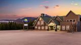 <b>Days Inn by Wyndham Valemount Exterior</b>. Images powered by <a href="https://iceportal.shijigroup.com/" title="IcePortal" target="_blank">IcePortal</a>.