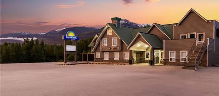 Days Inn by Wyndham Valemount Exterior