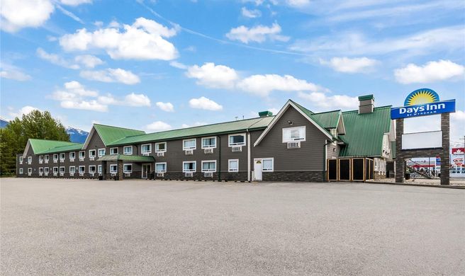 Days Inn by Wyndham Valemount Exterior