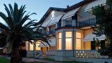 <b>Hotel Byron Exterior</b>. Images powered by <a href="https://iceportal.shijigroup.com/" title="IcePortal" target="_blank">IcePortal</a>.