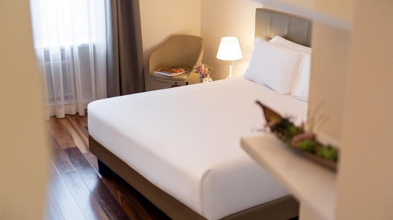 <b>Hotel Duchi Vis a Vis Room</b>. Images powered by <a href="https://iceportal.shijigroup.com/" title="IcePortal" target="_blank">IcePortal</a>.