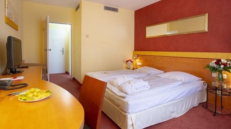 <b>The Michel & Friends Hotel Monschau Room</b>. Images powered by <a href="https://iceportal.shijigroup.com/" title="IcePortal" target="_blank">IcePortal</a>.