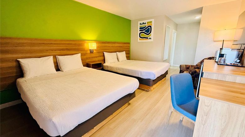 <b>Quesnel Inn Room</b>. Images powered by <a href="https://iceportal.shijigroup.com/" title="IcePortal" target="_blank">IcePortal</a>.