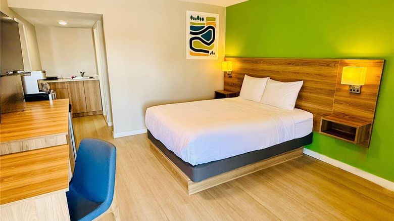<b>Quesnel Inn Room</b>. Images powered by <a href="https://iceportal.shijigroup.com/" title="IcePortal" target="_blank">IcePortal</a>.