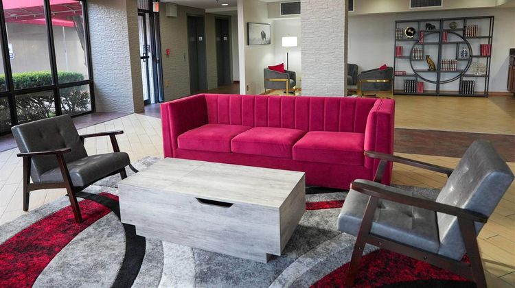 Ramada Tulsa Broken Arrow Lobby