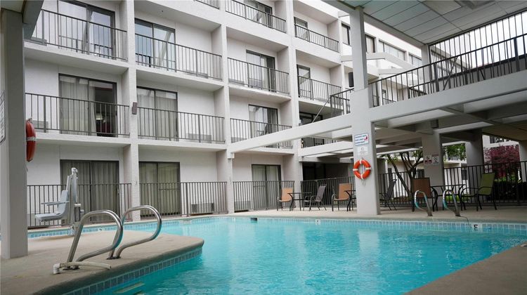 Ramada Tulsa Broken Arrow Pool