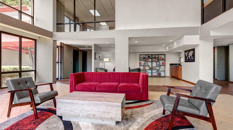 Ramada Tulsa Broken Arrow Lobby