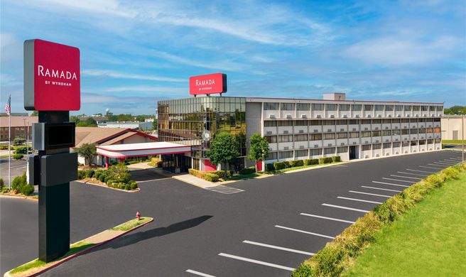 Ramada Tulsa Broken Arrow Exterior