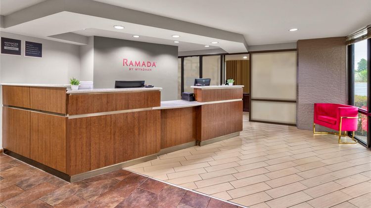 Ramada Tulsa Broken Arrow Lobby