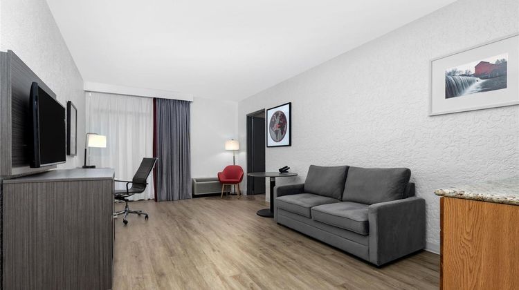 Ramada Tulsa Broken Arrow Suite
