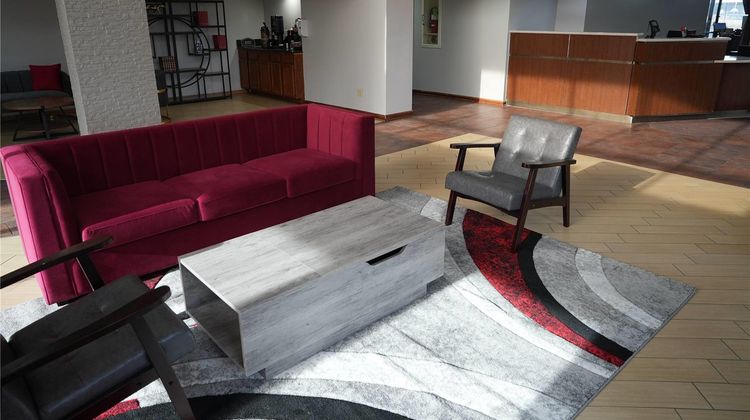 Ramada Tulsa Broken Arrow Lobby