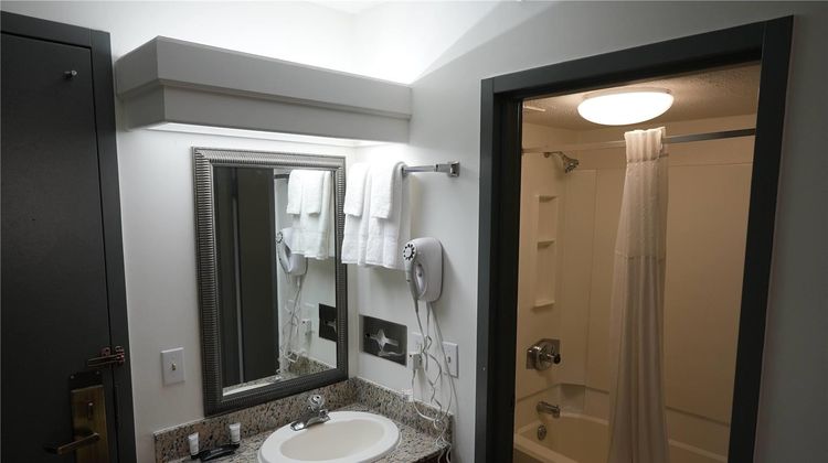 Ramada Tulsa Broken Arrow Room