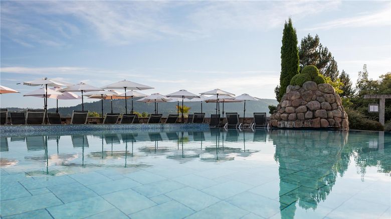 <b>Vier Jahreszeiten am Schluchsee Pool</b>. Images powered by <a href="https://iceportal.shijigroup.com/" title="IcePortal" target="_blank">IcePortal</a>.