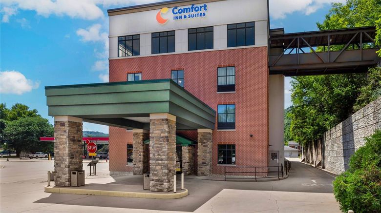 Cobblestone Inn  and  Suites - Marquette Exterior. Images powered by <a href="https://iceportal.shijigroup.com" target="_blank" rel="noopener">Ice Portal</a>.