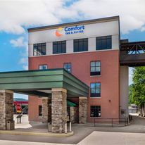 Cobblestone Inn & Suites - Marquette