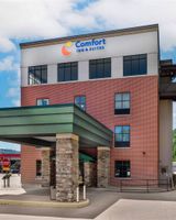 Cobblestone Inn & Suites - Marquette