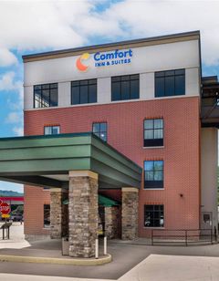 Cobblestone Inn & Suites - Marquette