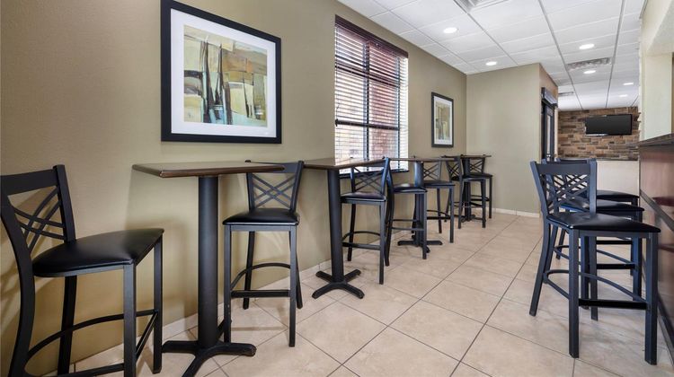 Cobblestone Inn & Suites - Marquette Lobby