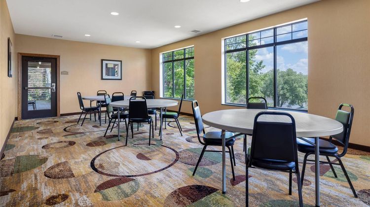 Cobblestone Inn & Suites - Marquette Meeting