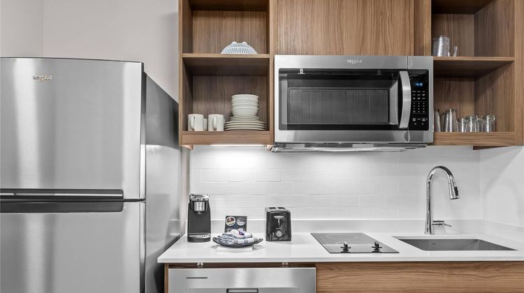 Everhome Suites Bowling Green Suite